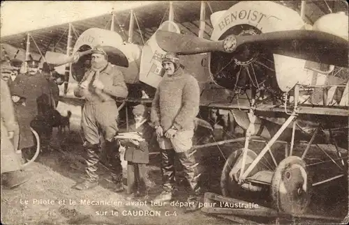 Ak Le Pilote et le Mecanicien avant leur depart pour l'Australie sur le Caudron G-4