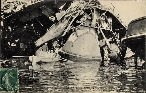 Ak Catastrophe du Cuirasse la Liberte 1911, Explosion, Schiffswrack