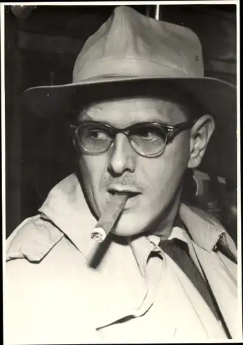 Foto Jazz Club Berlin 50er Jahre, Bill Harris, Posaunist, Portrait mit Zigarre