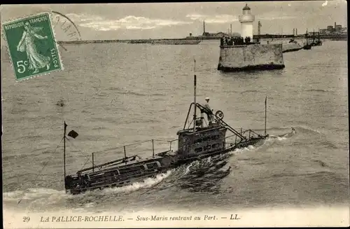 Ak Deutsches Kriegsschiff, U-Boot La Pallice-Rochelle, Sous-Marin, Leuchtturm