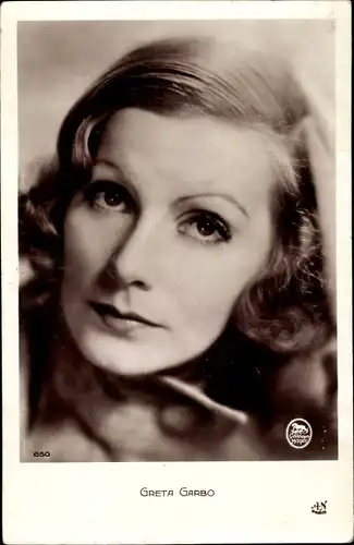 Ak Schauspielerin Greta Garbo, Portrait, MGM