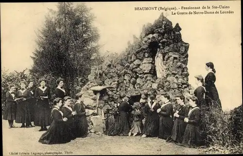 Ak Beaumont Wallonien Hennegau, Pensionnat de la Sainte Union, Grotte de Notre Dame de Lourdes