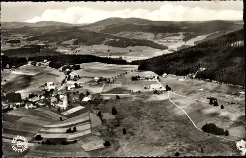 Ak Saig Lenzkirch im Schwarzwald, Höhenluftkurort und Wintersportplatz, Luftaufnahme, Ortsansicht