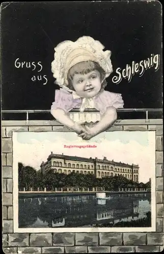 Passepartout Ak Schleswig an der Schlei, Regierungsgebäude, Kind