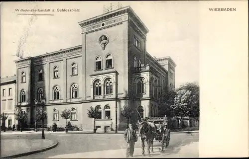 Ak Wiesbaden in Hessen, Wilhelmsheilanstalt, Schlossplatz