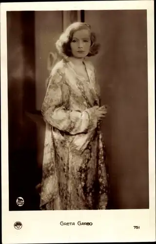 Ak Schauspielerin Greta Garbo, Portrait