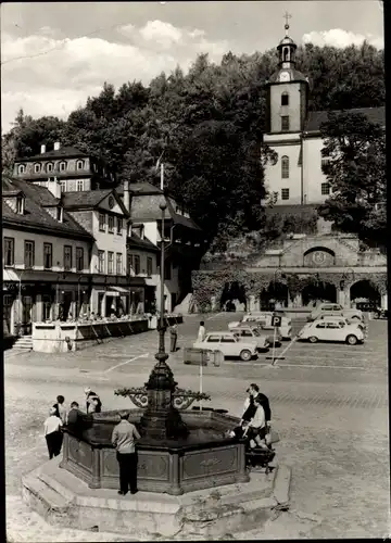 Ak Leutenberg in Thüringen, Marktplatz, Brunnen, Kirche