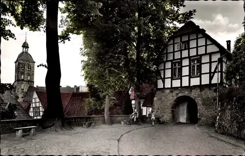 Ak Tecklenburg in Nordrhein Westfalen, Tor und ev. Kirche