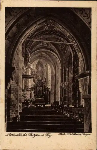 Ak Bergen auf der Insel Rügen, Marienkirche, Innenansicht, Blickrichtung Altar