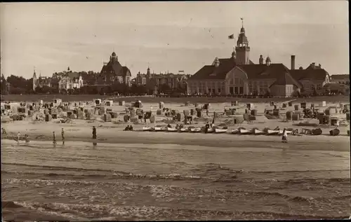 Ak Świnoujście Swinemünde Pommern, Kurhaus, Strand