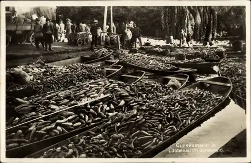 Ak Lübbenau im Spreewald, Gurkenmarkt