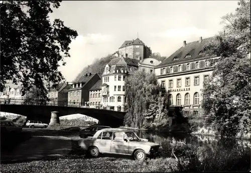 Ak Greiz im Vogtland, Friedensbrücke mit Blick zum Oberen Schloss