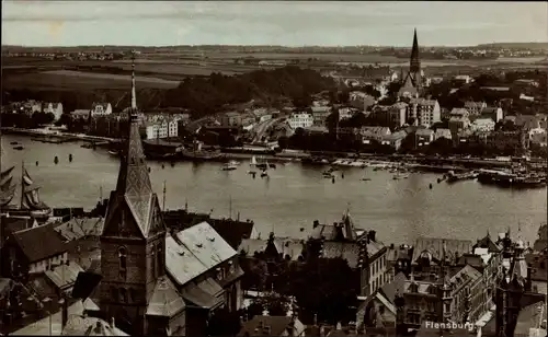 Ak Flensburg in Schleswig Holstein, Panorama, Kirchturm, Fluss