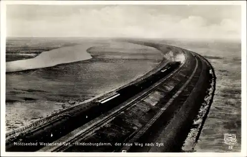 Ak Hindenburg Damm nach der Nordseeinsel Sylt, Dampflokomotive
