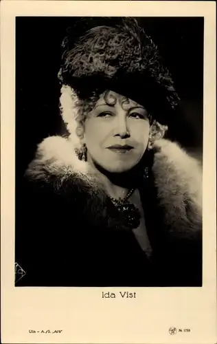 Ak Schauspielerin Ida Vist, Portrait