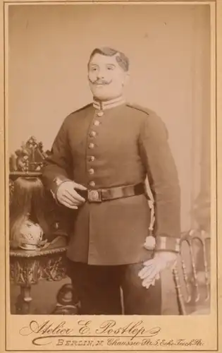 Foto Deutscher Soldat in Uniform, Standportrait, Atelier E. Postlep