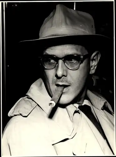 Foto Jazz Club Berlin 50er Jahre, Bill Harris, Portrait mit Zigarre, 1954