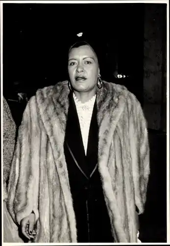 Foto Jazz Club Berlin 50er Jahre, Sängerin Billie Holiday, Elionora Harris, Pelzmantel
