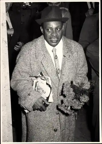 Foto Jazz Club Berlin 50er Jahre, Lionel Hamp Hampton, Perkussionist, Bandleader, Mantel