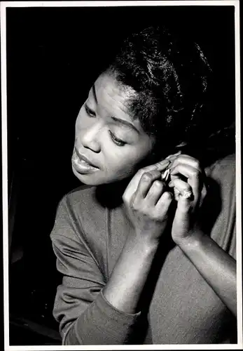 Foto Jazz Club Berlin 50er Jahre, Sängerin Sarah Vaughan, Ohrring