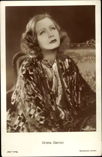 Ak Schauspielerin Greta Garbo, Portrait