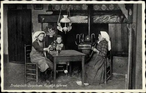 Ak Nordbrabant Niederlande, Dorpsleven, Huiselijk tafereel, Bauernstube