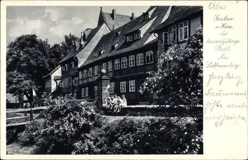 Ak Goslar am Harz, Am Liebfrauenberg, Kinder auf Mauer