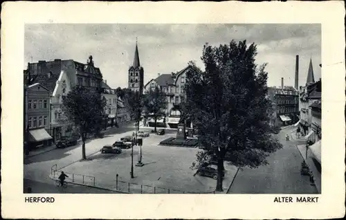 Ak Herford in Westfalen, Alter Markt, Parkplatz, Denkmal, Kirchturm