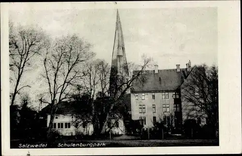 Ak Salzwedel in der Altmark, Schulenburgpark, Kirchturm, Gebäude