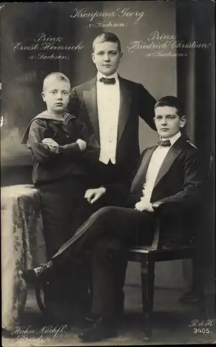 Ak Kronprinz Georg von Sachsen, Prinzen Friedrich Christian und Ernst Heinrich, Portrait