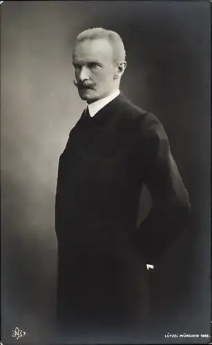 Ak Herzog Karl Theodor von Bayern, Portrait im Anzug