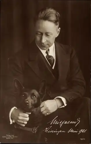Ak Kronprinz Wilhelm von Preußen, Portrait im Anzug mit Hund, Liersch 7977