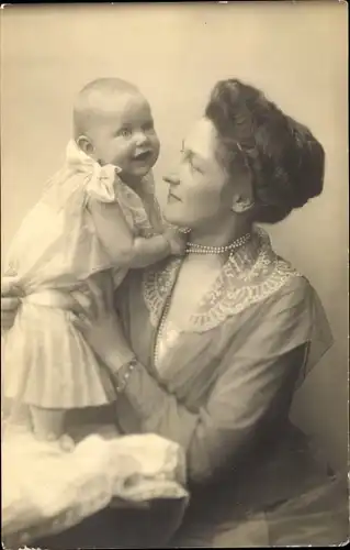 Foto Ak Prinzessin Franz von Bayern, Portrait mit Tochter