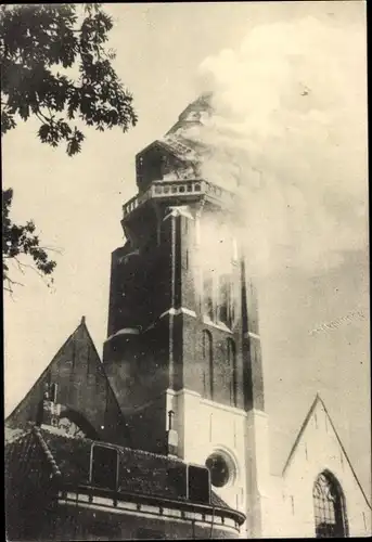 Ak Vlissingen Zeeland Niederlande, Brand van de St Jacobskerk met toren op 9 Sept. 1911