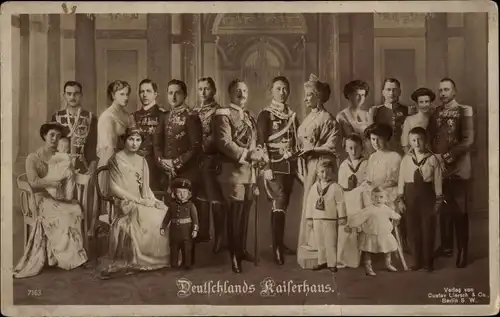 Ak Deutsches Kaiserhaus unter Kaiser Wilhelm II., Auguste Viktoria, Gruppenportrait, Liersch 7163