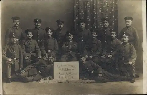 Foto Ak Deutsche Soldaten in Uniform, Landsturm Inft. Batl. Flöha, Gruppenbild