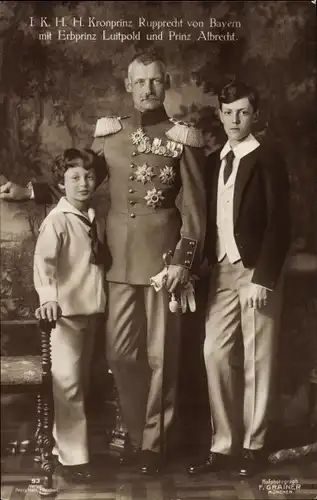 Ak Kronprinz Rupprecht von Bayern, Erbprinz Luitpold, Prinz Albrecht, Uniform, Orden