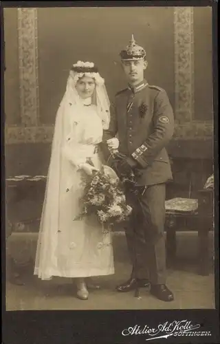 Kabinett Foto Deutscher Soldat in Uniform, Ärmelabzeichen MG Truppe, Portrait zur Hochzeit, Braut