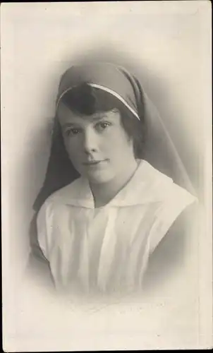 Foto Ak Portrait einer Krankenschwester, Nurse, England