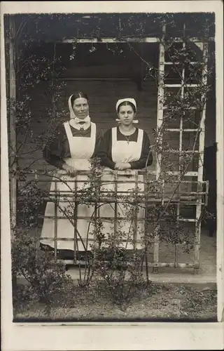 Foto Ak Zwei Krankenschwestern, Lazarett, Portrait