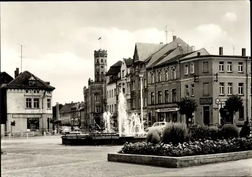 Ak Meuselwitz in Thüringen, Blick zum Rathaus, Textilien u. Lebensmittelgeschäft