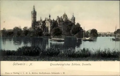 Ak Schwerin in Mecklenburg, Grossherzogliches Schloss, Seeseite, Boote