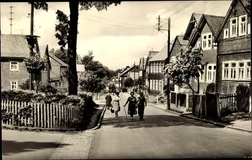 Ak Cursdorf in Thüringen, Dorfstraße, Passanten