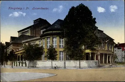 Ak Kaliningrad Königsberg Ostpreußen, Luisentheater, Straßenpartie