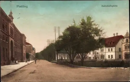 Ak Plattling in Niederbayern, Bahnhofsplatz