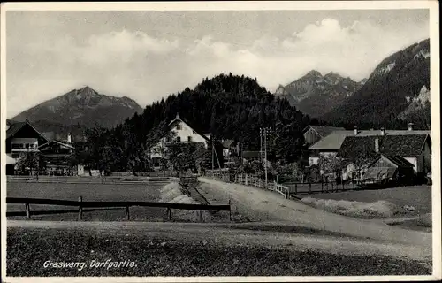 Ak Graswang Ettal Oberbayern, Dorfpartie mit Gebirge