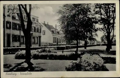 Ak Homburg in der Pfalz Saarland, Straßenansicht mit Park