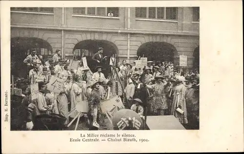 Ak Paris, Ecole Centrale, Chahut Bizuth 1904, La Milice reclame le silence