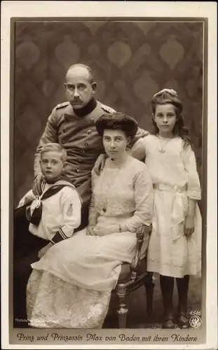 Ak Prinz und Prinzessin Max von Baden mit ihren Kindern