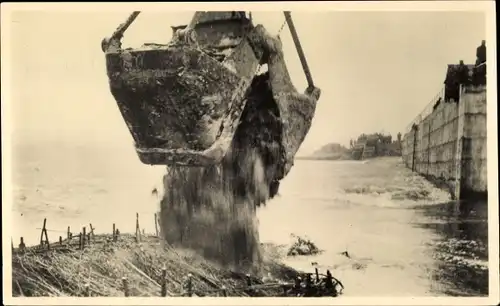 Ak Zeeland Niederlande, Het storten van klei, Hochwasser
